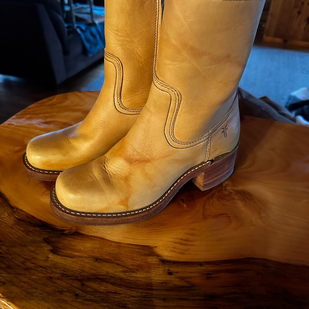 Vintage Frye banana short campus boots